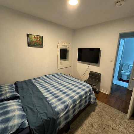 28 Bingham Road Hotell Brampton Exteriör bild